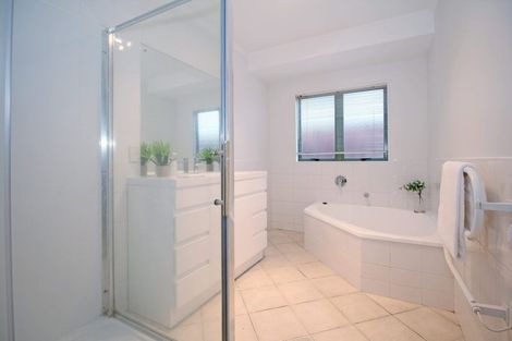 Photo of property in 1/4 Williams Avenue, Pakuranga, Auckland, 2010