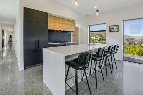 Photo of property in 20 Omaka Place, Aotea, Porirua, 5024