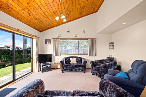 Photo of property in 1a Kauri Crescent, Snells Beach, 0920