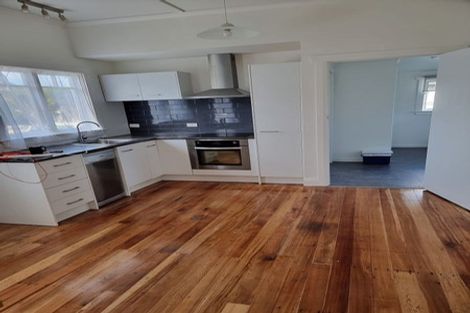 Photo of property in 32 Lippiatt Road, Otahuhu, Auckland, 1062