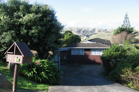 Photo of property in 4a The Track, Plimmerton, Porirua, 5026