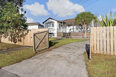Photo of property in 6 Hotspur Place, Bayview, Auckland, 0629