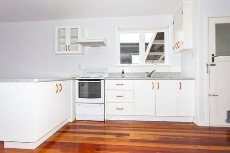 Photo of property in 19 Great North Road, Saint Johns Hill, Whanganui, 4501