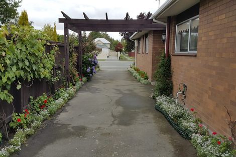 Photo of property in 210 Memorial Avenue, Burnside, Christchurch, 8053