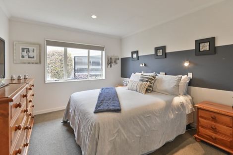 Photo of property in 2/212 Grove Road, Mayfair, Hastings, 4122