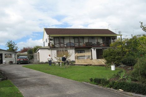 Photo of property in 16 Tomintoul Place, Highland Park, Auckland, 2010