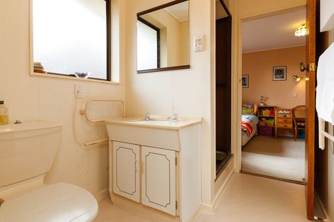 Photo of property in 5 Hill Court, Awapuni, Palmerston North, 4412