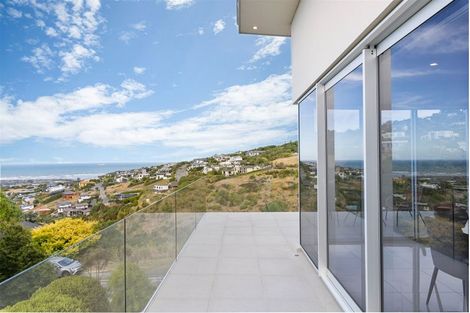 Photo of property in 4 Law Lane, Mount Pleasant, Christchurch, 8081