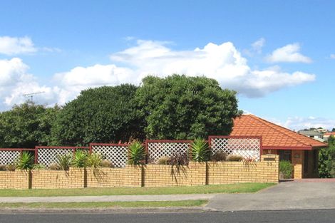 Photo of property in 33 Westpark Drive, West Harbour, Auckland, 0618