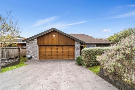 Photo of property in 19 Bayside Drive, Browns Bay, Auckland, 0630