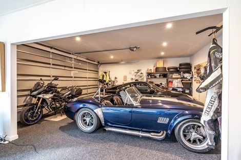 Photo of property in 4 Hidden Hills Drive, Wanaka, 9305