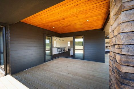 Photo of property in 167 Spur Road West, Colyton, Feilding, 4775