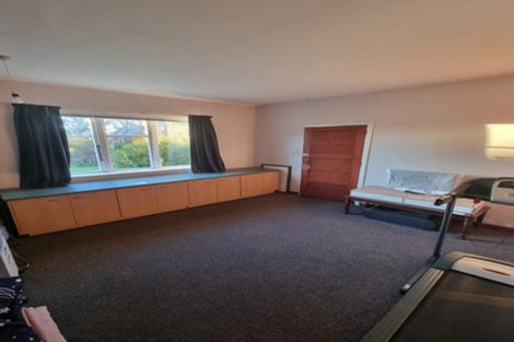 Photo of property in 15 Freyberg Street, Waterloo, Lower Hutt, 5011