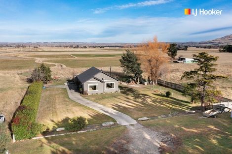 Photo of property in 6189 Middlemarch-sutton Road, Middlemarch, 9597