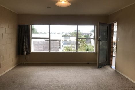 Photo of property in 2/16 Beach Road, Castor Bay, Auckland, 0620