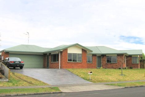 Photo of property in 27 Waiwherowhero Drive, St Andrews, Hamilton, 3200