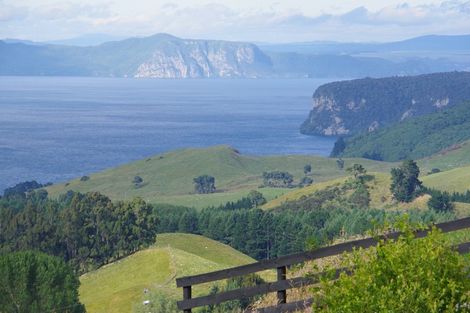 Photo of property in 71 Ross Rise, Kinloch, Taupo, 3385
