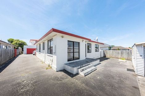 Photo of property in 122 Yaldhurst Road, Sockburn, Christchurch, 8042
