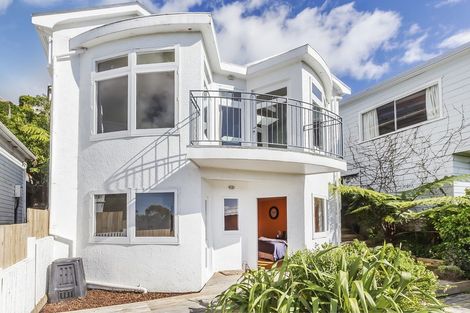 Photo of property in 5 Asquith Terrace, Brooklyn, Wellington, 6021