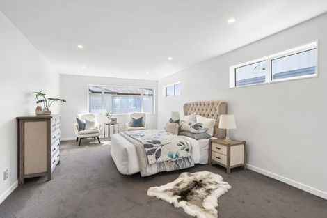 Photo of property in 517 East Coast Road, Murrays Bay, Auckland, 0630