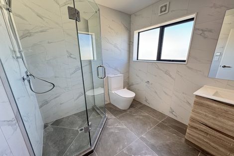 Photo of property in 22d Toru Street, Te Atatu Peninsula, Auckland, 0610