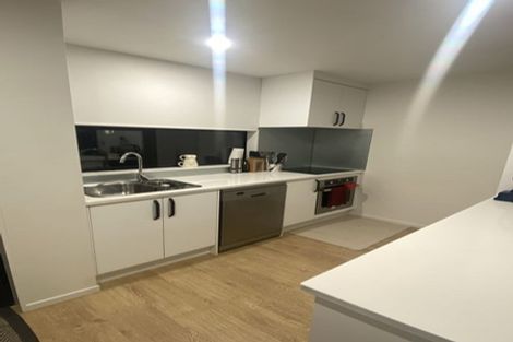 Photo of property in 7 Korama Lane, New Lynn, Auckland, 0600