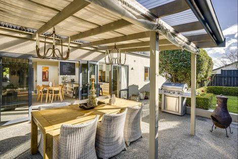 Photo of property in 11 Woodford Heights, Havelock North, 4130