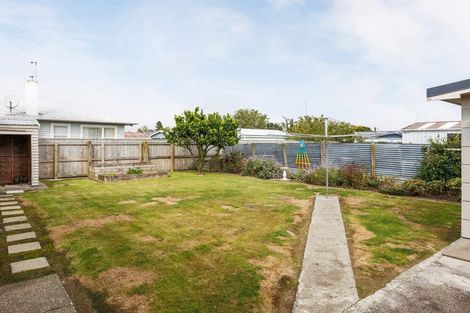 Photo of property in 4 Ellesmere Crescent, Highbury, Palmerston North, 4412