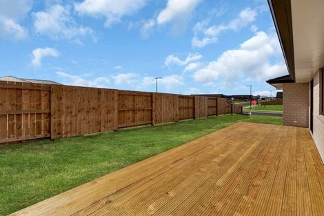 Photo of property in 55 Te Taniwha Road, One Tree Point, 0118