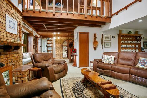 Photo of property in 261 Shakespeare Street, Leamington, Cambridge, 3432