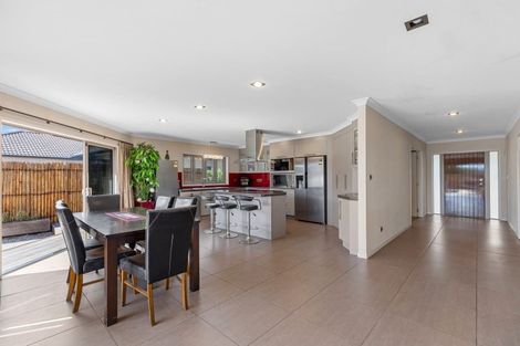 Photo of property in 30 Matene Place, Papamoa Beach, Papamoa, 3118