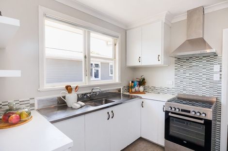 Photo of property in 8 Viscount Place, West End, Palmerston North, 4412