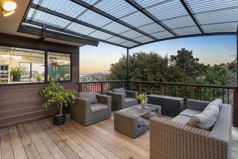 Photo of property in 1/6 Honeysuckle Lane, Mairangi Bay, Auckland, 0630