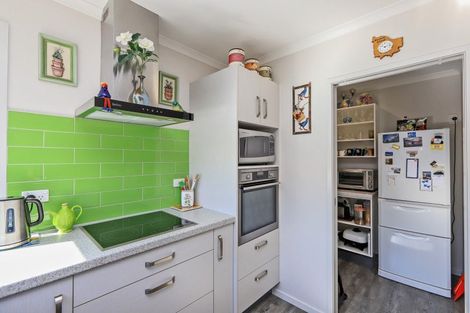 Photo of property in 8 Manganui Place, Te Awa, Napier, 4110