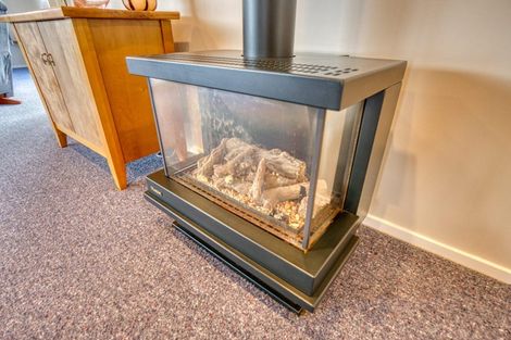 Photo of property in 9 Ranui Place, Moana, 7872