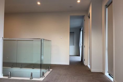 Photo of property in 4e Knights Road, Rosedale, Auckland, 0632