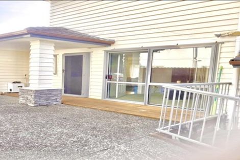 Photo of property in 15 Ballyward Close, East Tamaki, Auckland, 2013