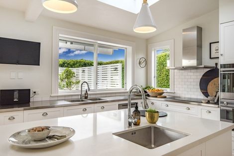 Photo of property in 126 Calliope Road, Stanley Point, Auckland, 0624