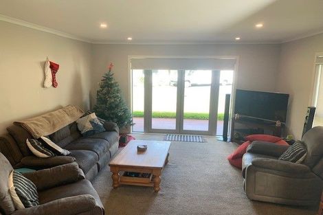 Photo of property in 35 Motukaraka Point, Pauatahanui, Porirua, 5381
