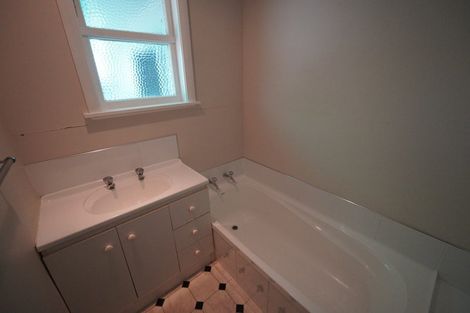 Photo of property in 3 Leicester Street, Terrace End, Palmerston North, 4410