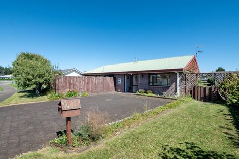 Photo of property in 4 Orchard Place, Lynmore, Rotorua, 3010