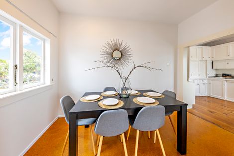 Photo of property in 14 Waiohua Road, Greenlane, Auckland, 1061