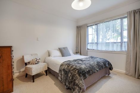 Photo of property in 6 Centennial Drive, Hokowhitu, Palmerston North, 4410