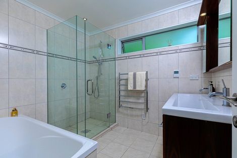 Photo of property in 1/40 Beulah Avenue, Rothesay Bay, Auckland, 0630