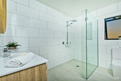 Photo of property in 17 Nigel Road, Browns Bay, Auckland, 0630