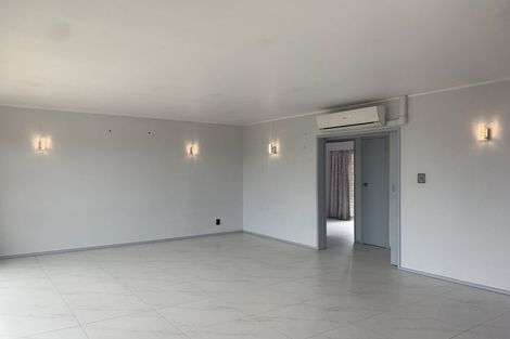 Photo of property in 423 Don Buck Road, Massey, Auckland, 0614