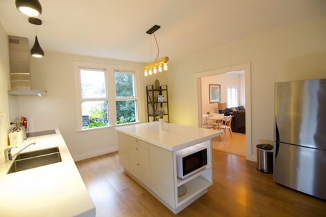 Photo of property in 10 Oriental Terrace, Mount Victoria, Wellington, 6011