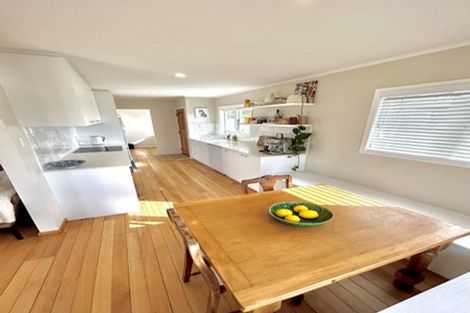 Photo of property in 3 Alma Street, Te Atatu South, Auckland, 0610