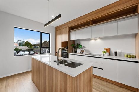 Photo of property in 2/1 Egremont Street, Belmont, Auckland, 0622