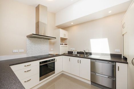 Photo of property in 18 Thomson Street, West End, Palmerston North, 4412